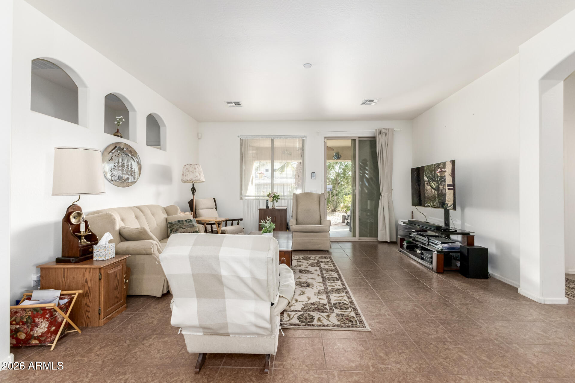 7129 West Carter Road Laveen, AZ 85339 - Photo 10 of 22 Living Room
