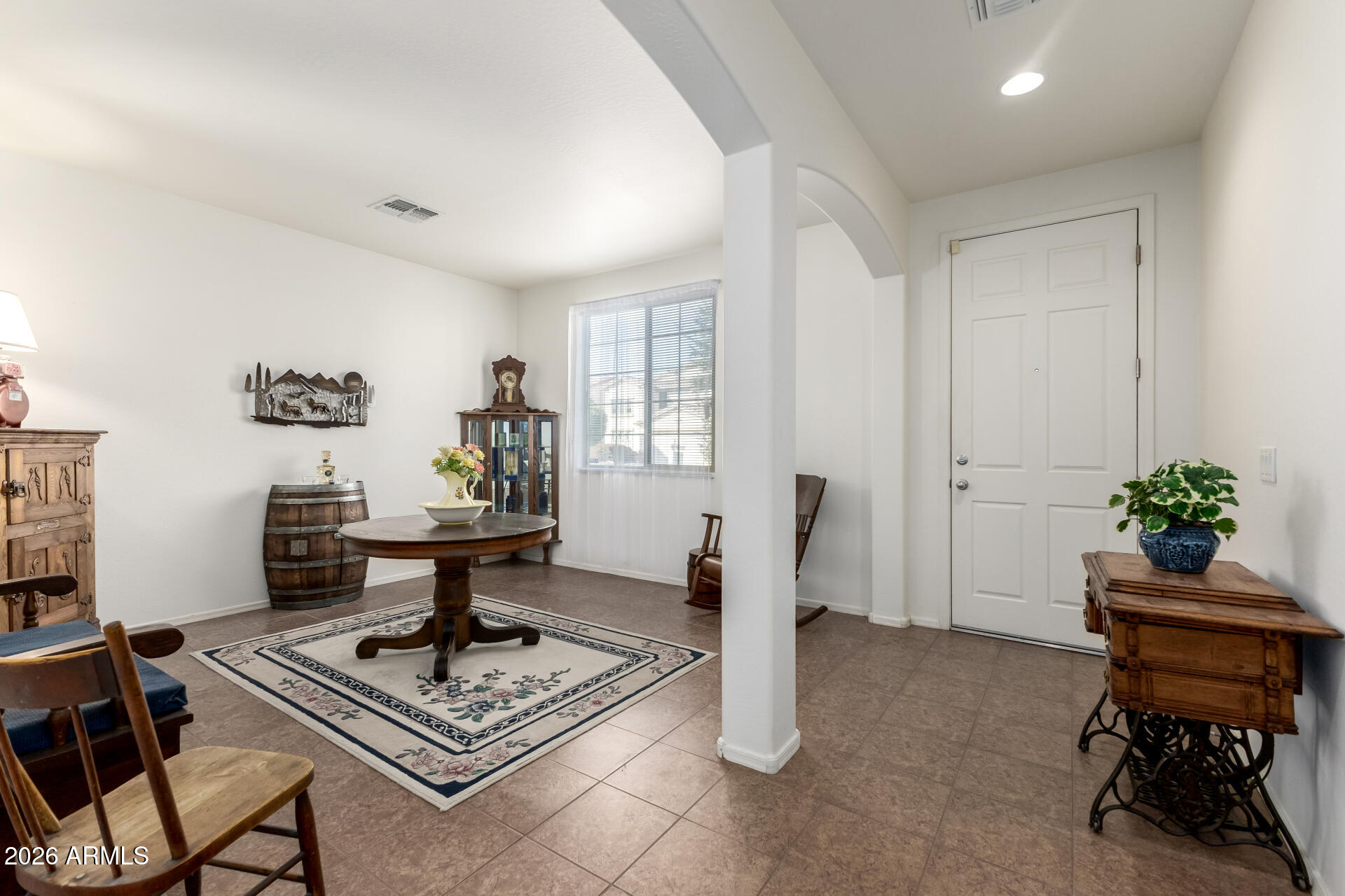 7129 West Carter Road Laveen, AZ 85339 - Photo 2 of 22 Family Room