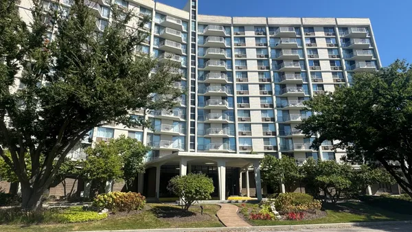 $190,000 | 20 North Tower Road, Unit 12E, Oak Brook, IL 60523