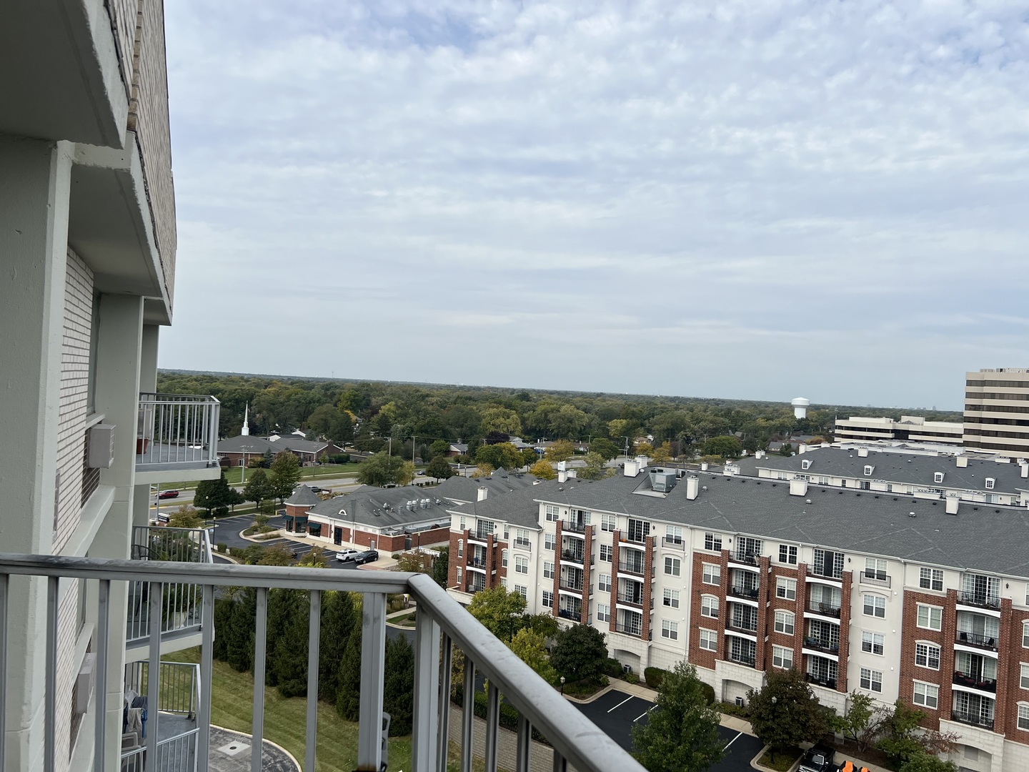 20 North Tower Road, Unit 12E Oak Brook, IL 60523 - Photo 7 of 14 Gallery Image 7