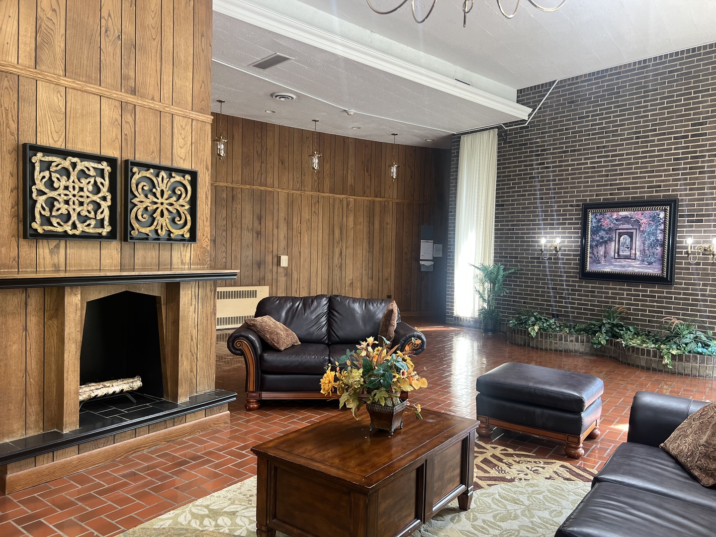 20 North Tower Road, Unit 12E Oak Brook, IL 60523 - Photo 8 of 14 Gallery Image 8
