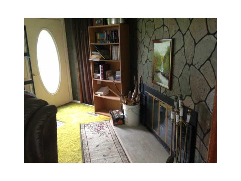 277 Baker Hill Road Fredonia, PA 16124 - Photo 4 of 23 Living Room.
