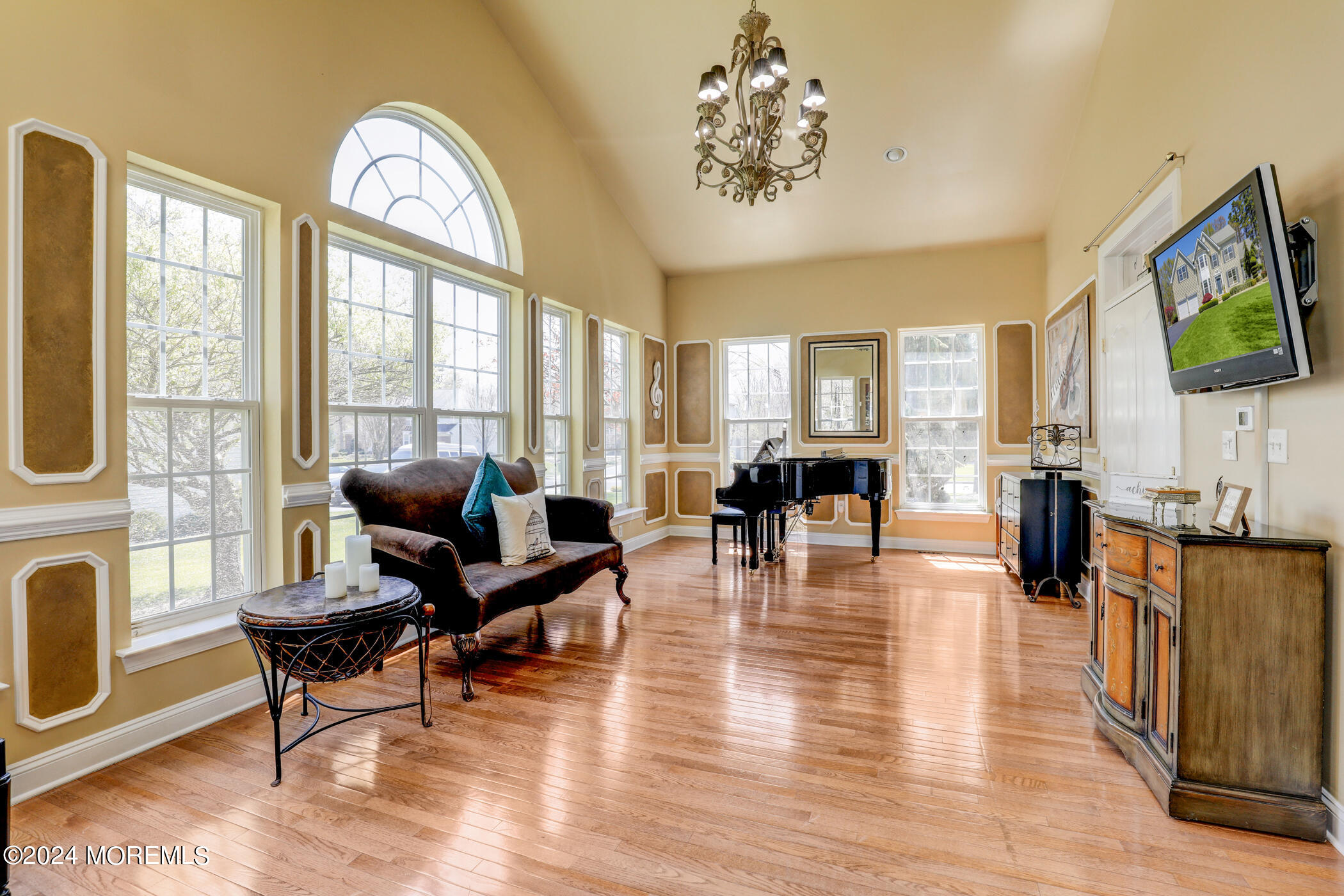 9 Emily Road Manalapan, NJ 07726 - Photo 11 of 35 13 - Conservatory