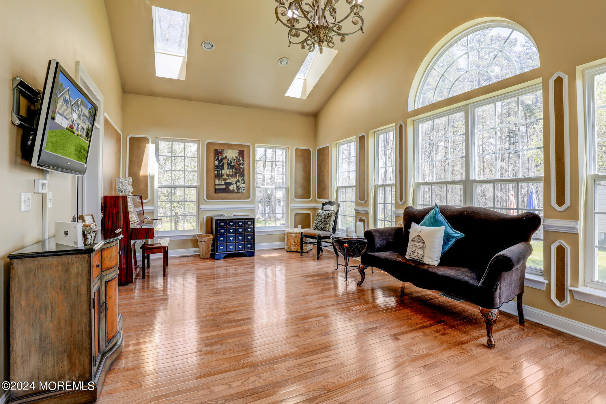 9 Emily Road Manalapan, NJ 07726 - Photo 12 of 35 14 - Conservatory