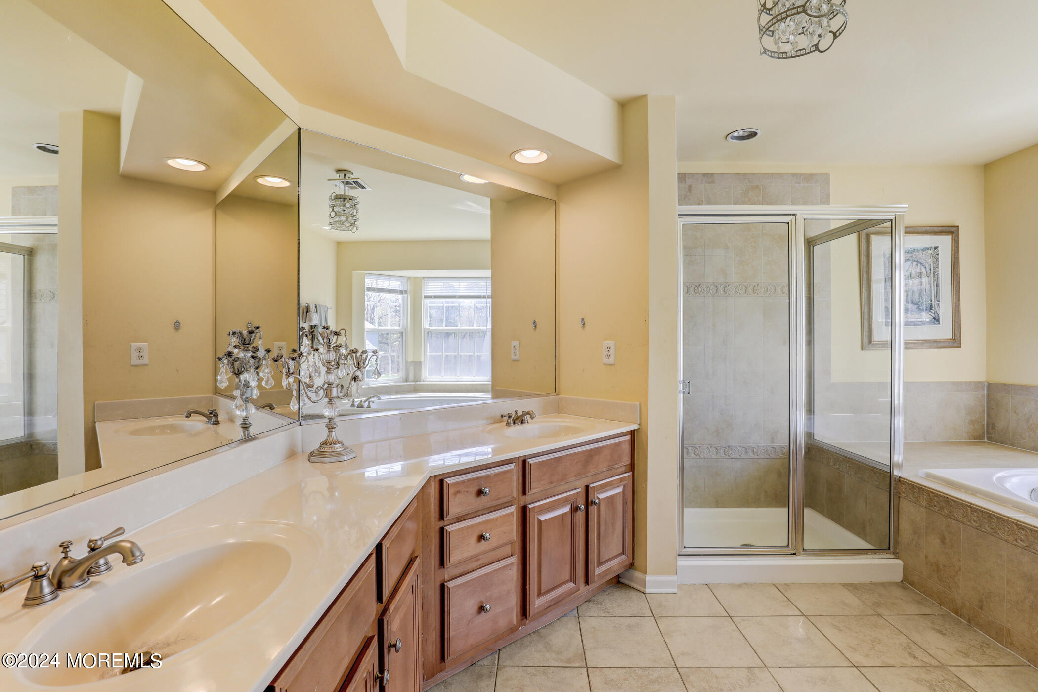 9 Emily Road Manalapan, NJ 07726 - Photo 25 of 35 28 - Primary Bathrooom