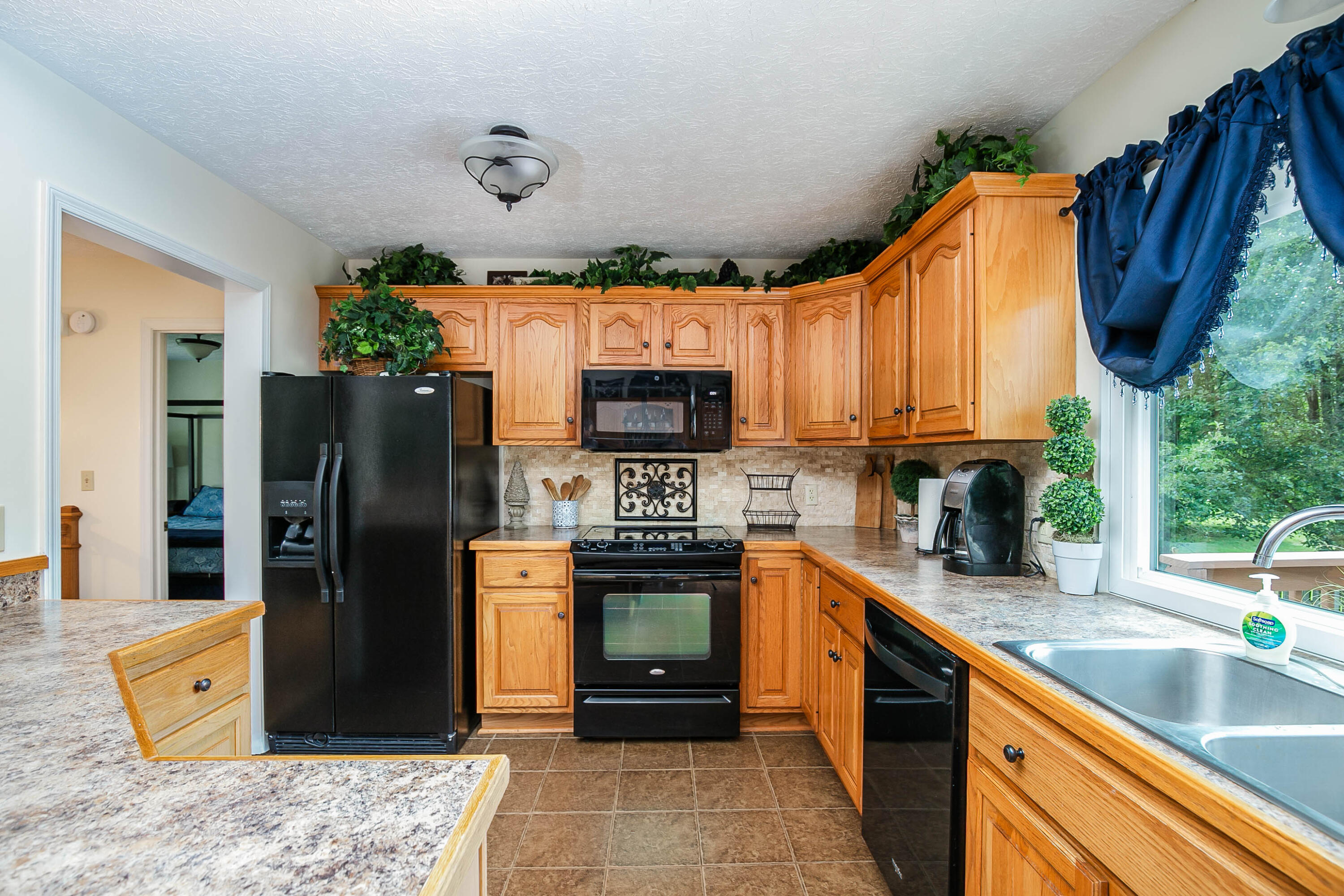 915 Hidden Valley Road Kingsport, TN 37663 - Photo 11 of 43 Hidden Valley Rd-11