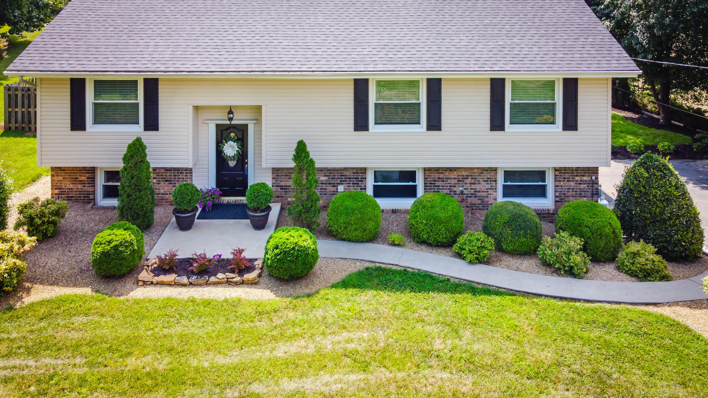915 Hidden Valley Road Kingsport, TN 37663 - Photo 3 of 43 Hidden Valley Rd-3