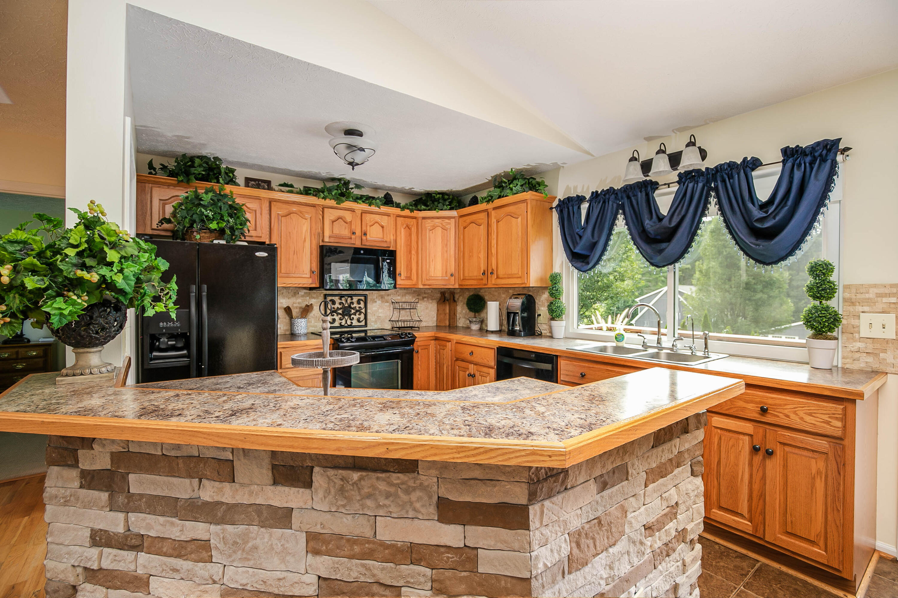 915 Hidden Valley Road Kingsport, TN 37663 - Photo 10 of 43 Hidden Valley Rd-10