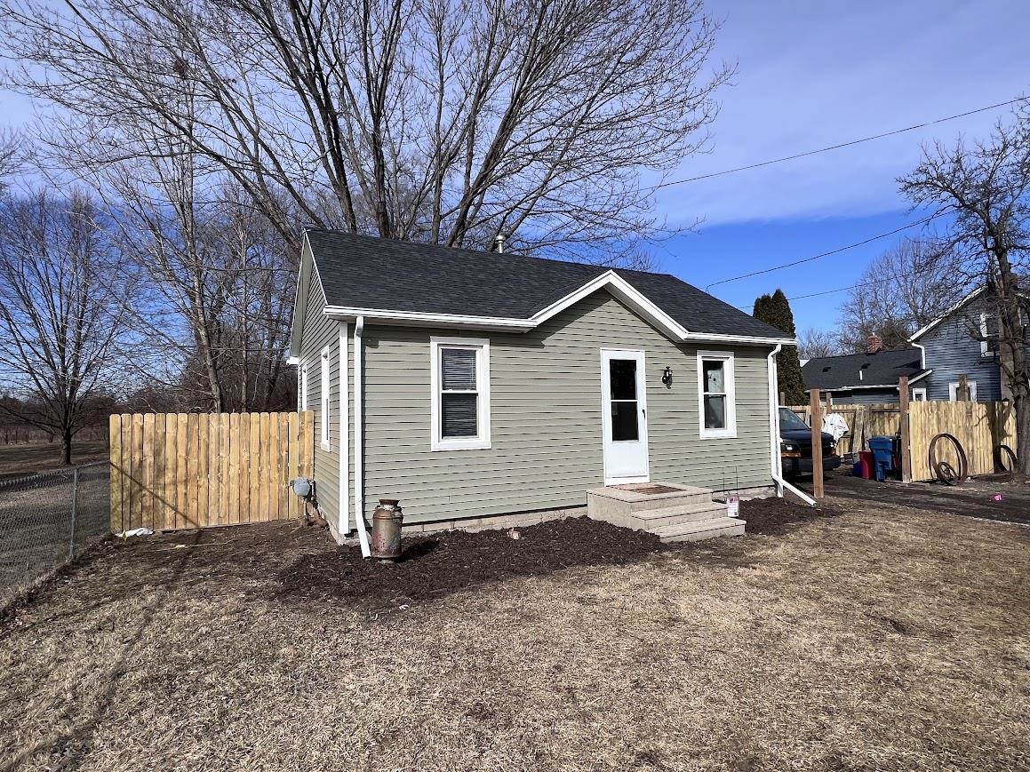 5131 East Carpenter Road Flint, MI 48506 - Photo 1 of 15 50200305-0048b2c8-dd46-4f89-a64e-638ac9b9b994.JPG