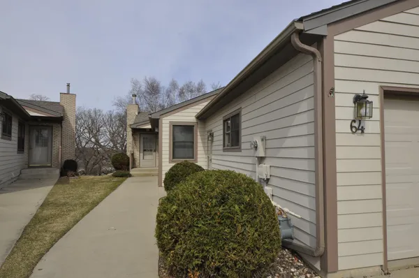 $368,000 | 64 Conner Circle Southwest, Rochester, MN 55902