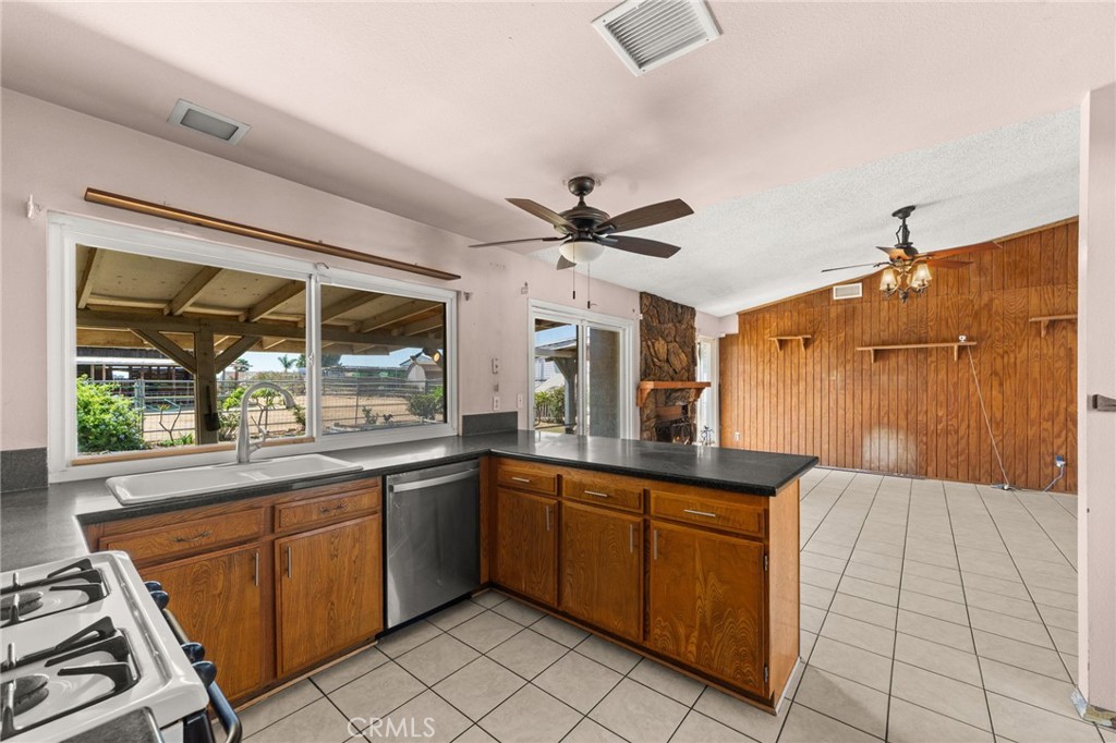 6063 Saguaro Street Riverside, CA 92509 - Photo 11 of 36 Kitchen