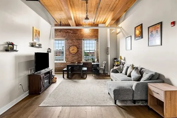 $3,000 | 130 John Street, Unit 459, Lowell, MA 01852