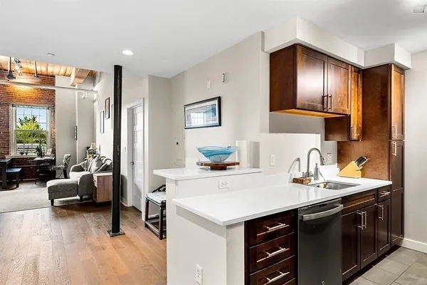 $3,000 | 130 John Street, Unit 459, Lowell, MA 01852