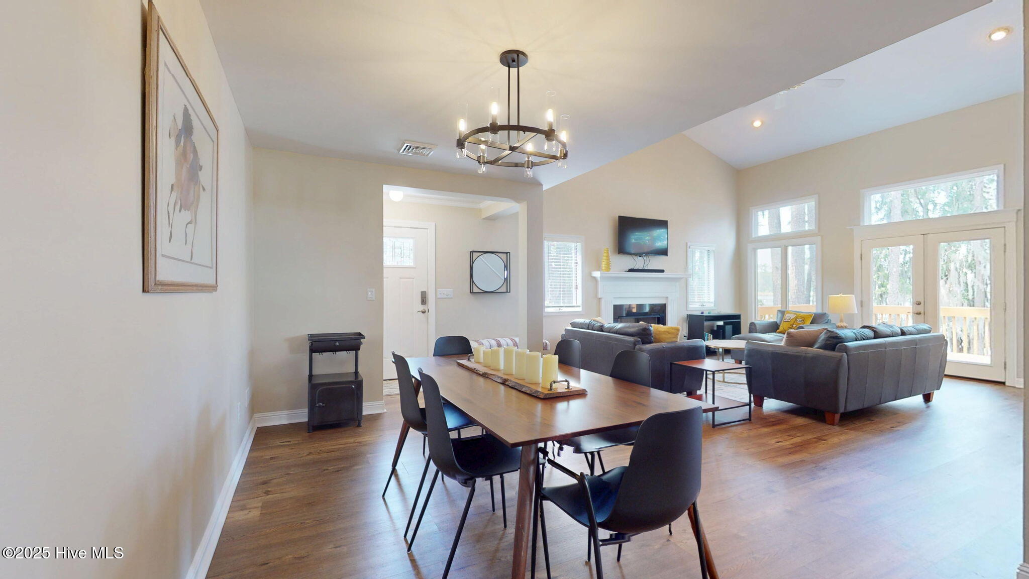 5410 Trade Winds Road New Bern, NC 28560 - Photo 5 of 66 Combined living and dining area