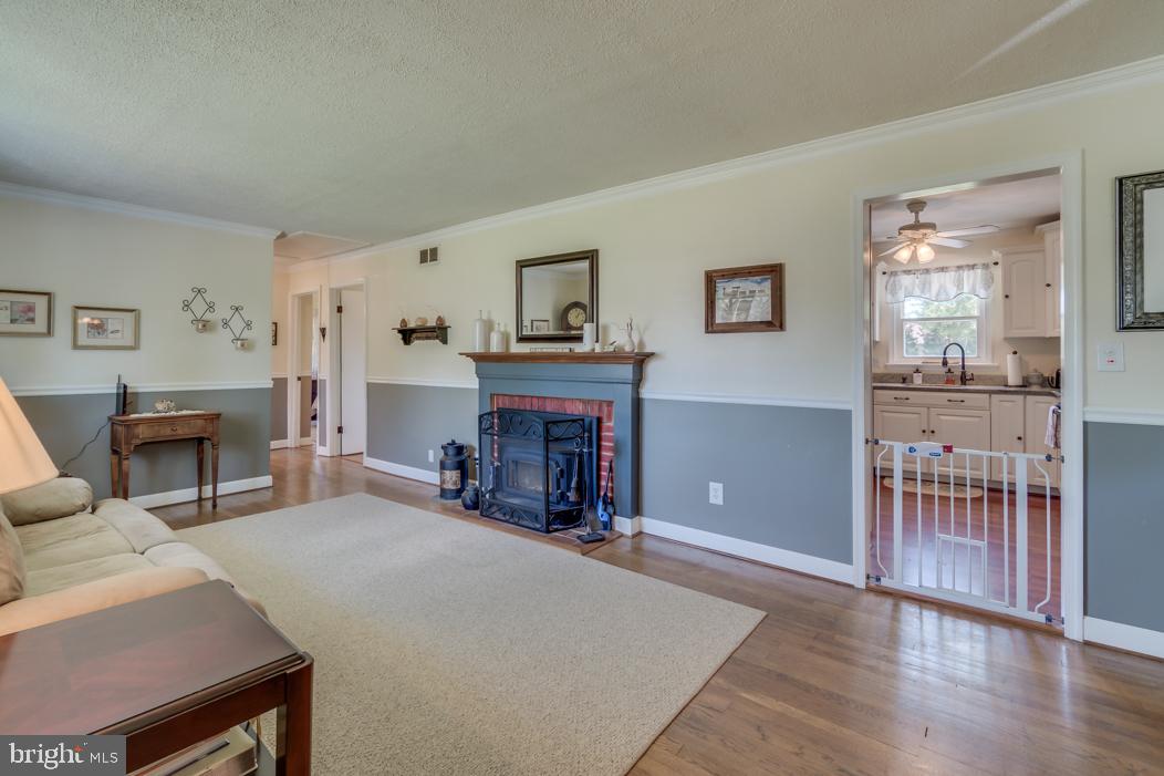 8817 Cooper Road Alexandria, VA 22309 - Photo 11 of 51 Gallery Image 11