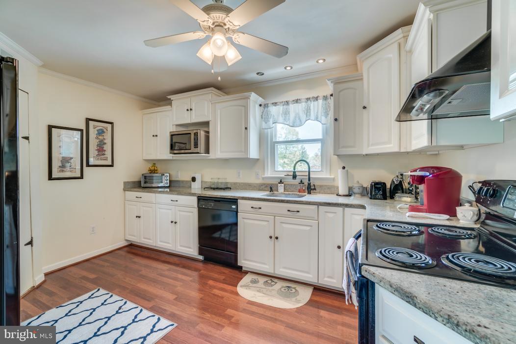 8817 Cooper Road Alexandria, VA 22309 - Photo 15 of 51 Gallery Image 15