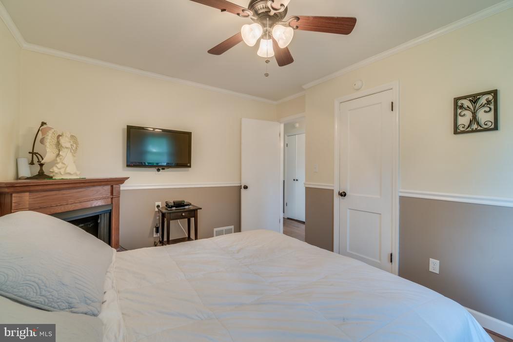 8817 Cooper Road Alexandria, VA 22309 - Photo 26 of 51 Gallery Image 26