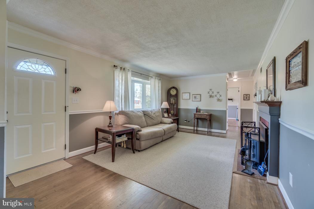 8817 Cooper Road Alexandria, VA 22309 - Photo 9 of 51 Gallery Image 9