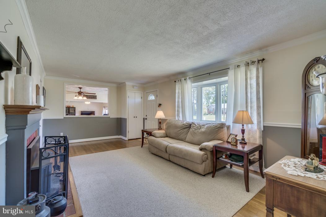 8817 Cooper Road Alexandria, VA 22309 - Photo 10 of 51 Gallery Image 10