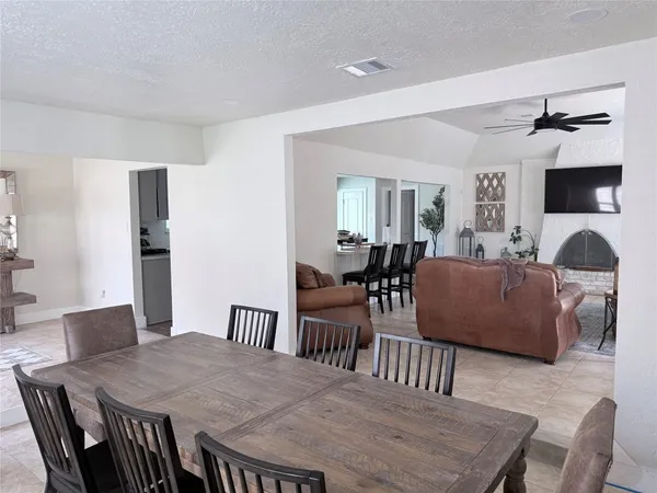 $3,100 | 4012 Chile Drive, Pasadena, TX 77504