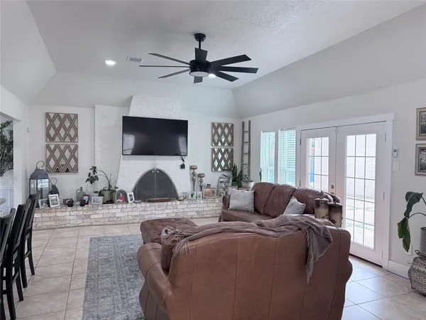 $3,100 | 4012 Chile Drive, Pasadena, TX 77504