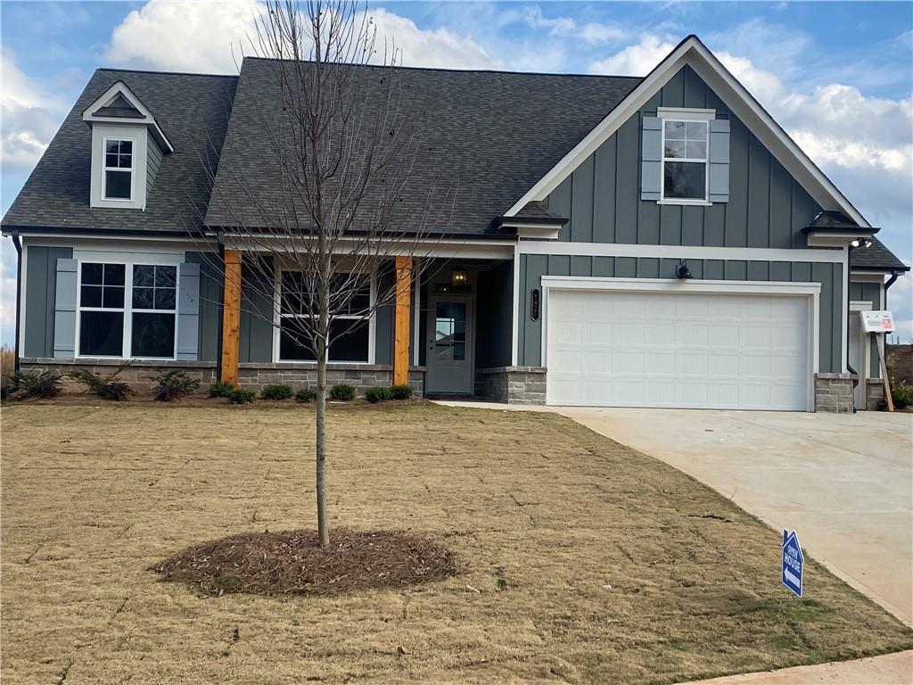 166 Montview Drive Jefferson, GA 30549 - Photo 2 of 52 a front view of a house with garage