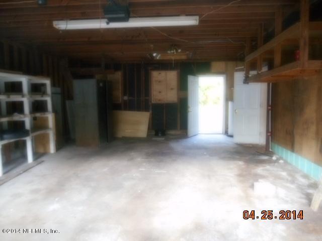 10633 Rutgers Road Jacksonville, FL 32218 - Photo 10 of 11 a view of a storage & utility room