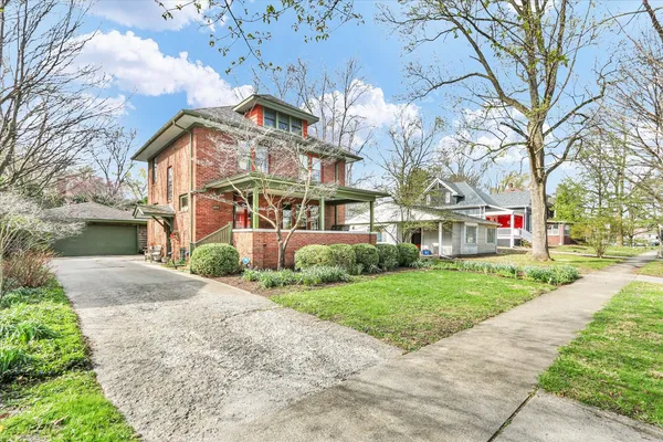 $400,000 | 1009 West Hill Street, Champaign, IL 61821