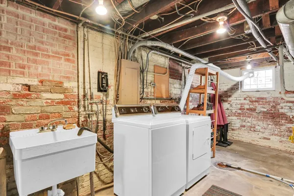 $400,000 | 1009 West Hill Street, Champaign, IL 61821