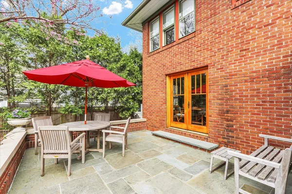 $400,000 | 1009 West Hill Street, Champaign, IL 61821