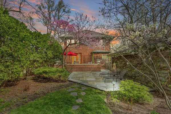 $400,000 | 1009 West Hill Street, Champaign, IL 61821