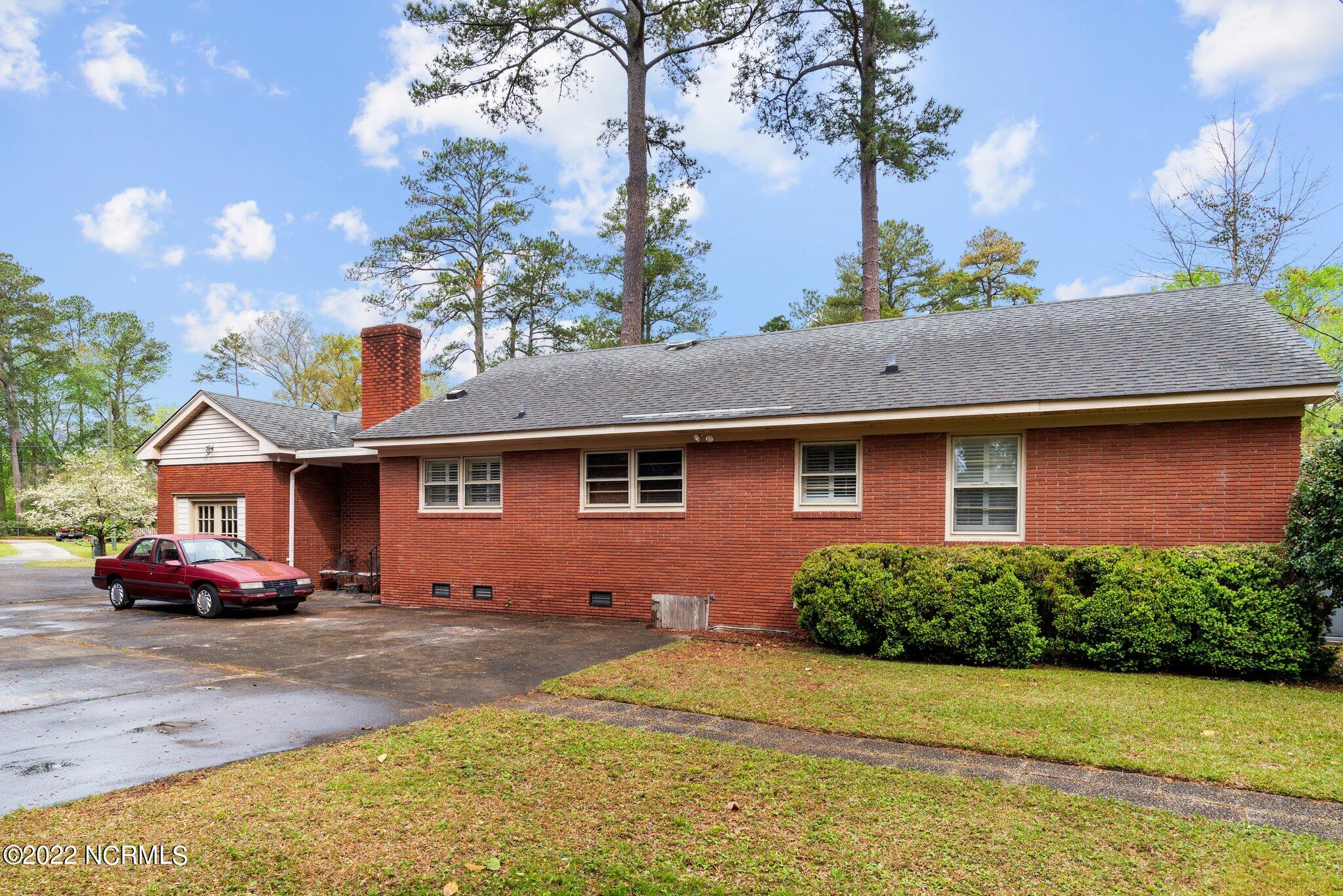 2203 Greenbriar Road Kinston, NC 28501 - Photo 3 of 37 5-web-or-mls-COX_0481
