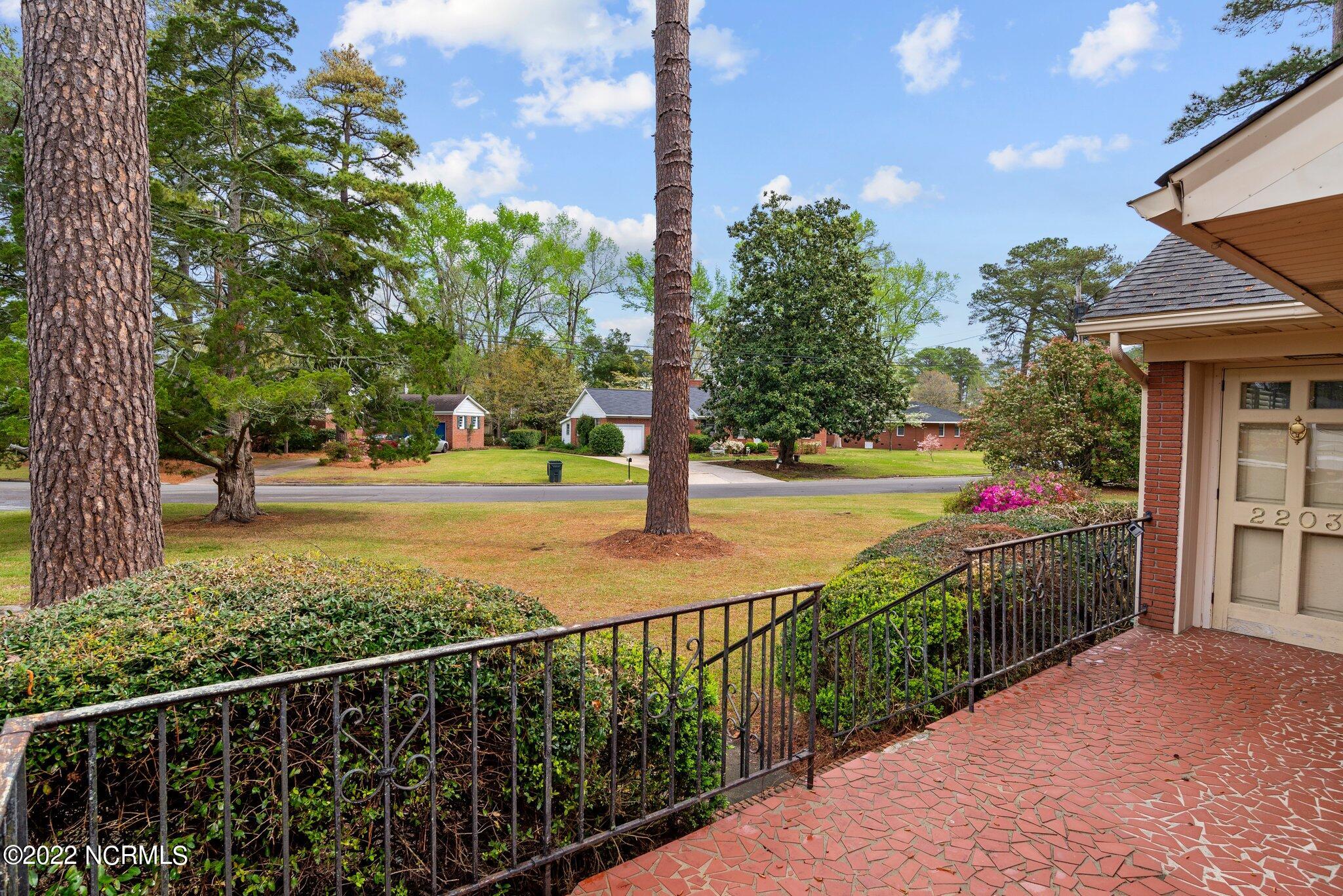 2203 Greenbriar Road Kinston, NC 28501 - Photo 7 of 37 9-web-or-mls-COX_0486