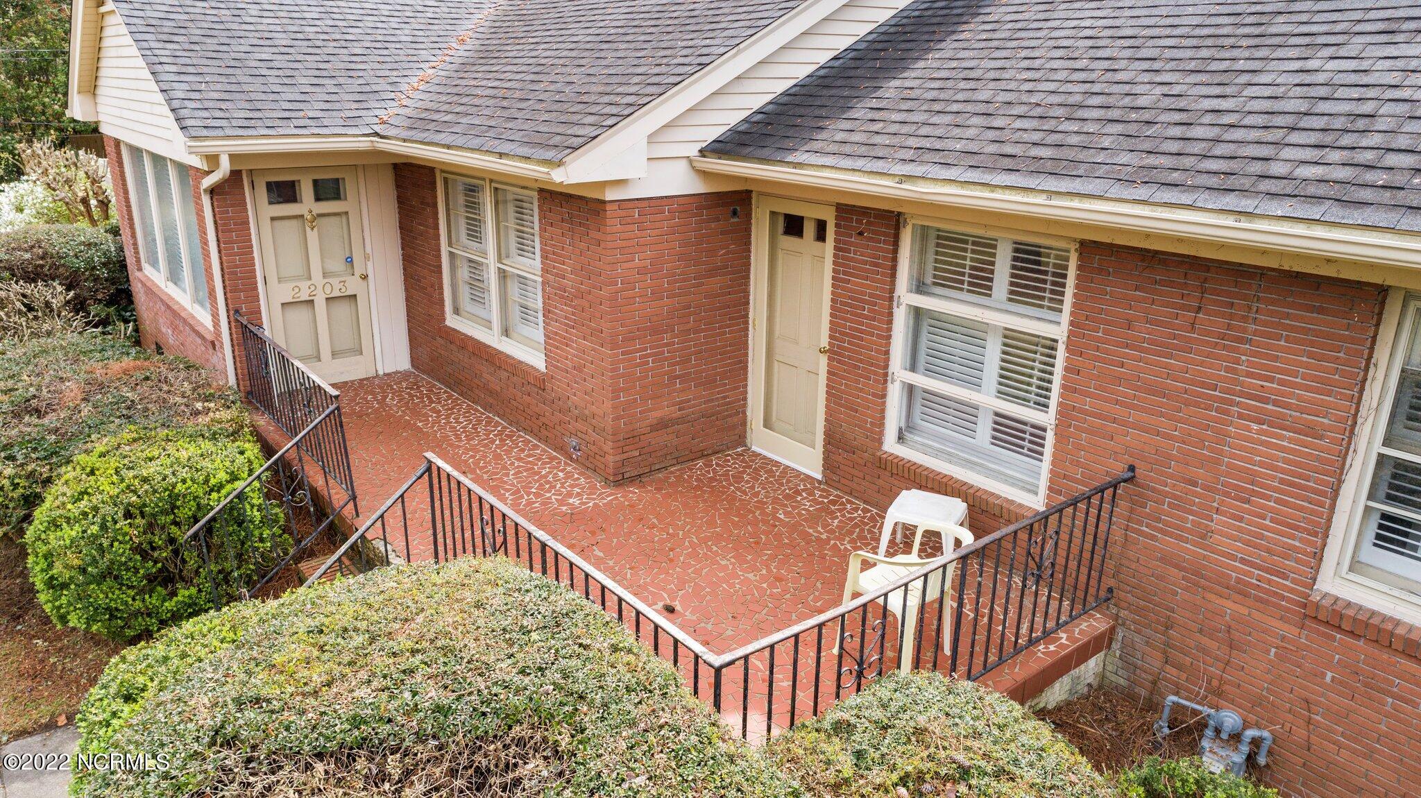 2203 Greenbriar Road Kinston, NC 28501 - Photo 10 of 37 12-web-or-mls-DJI_0003
