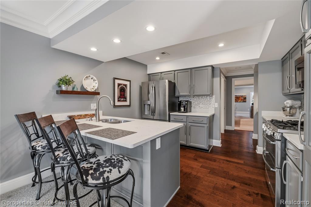 1695 Huntington Park Rochester Hills, MI 48309 - Photo 21 of 54