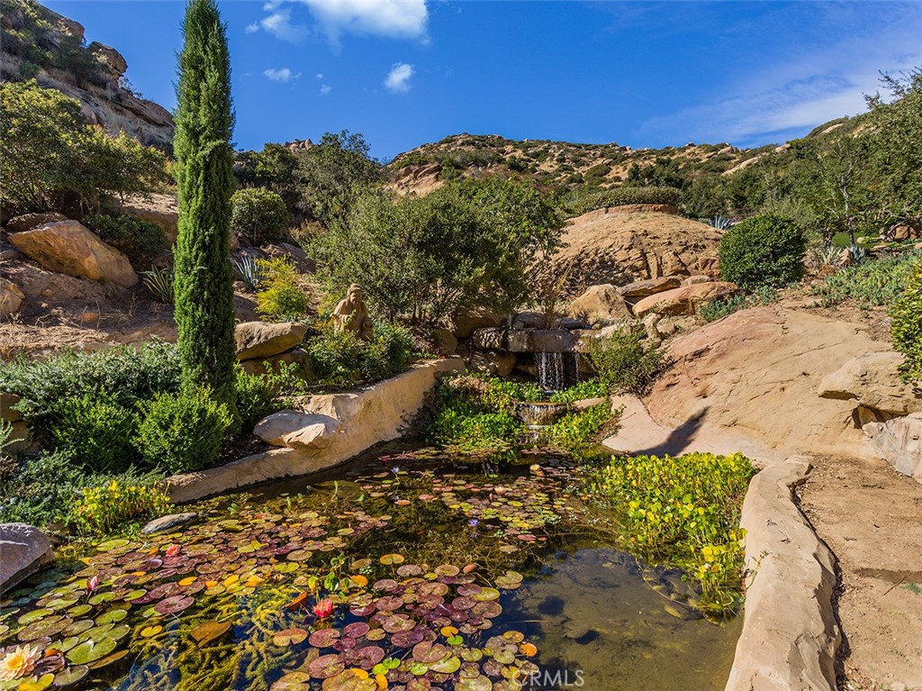 22637 La Quilla Drive Chatsworth, CA 91311 - Photo 25 of 40