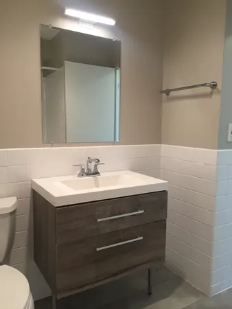 $2,400 | 4250 North Marine Drive, Unit 2406, Chicago, IL 60613