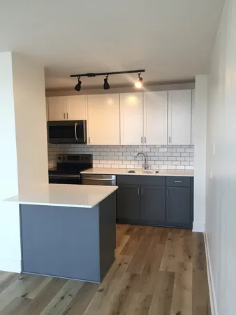$2,400 | 4250 North Marine Drive, Unit 2406, Chicago, IL 60613
