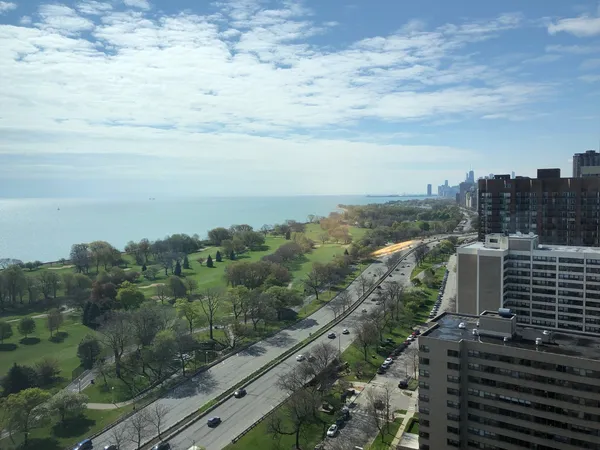 $2,400 | 4250 North Marine Drive, Unit 2406, Chicago, IL 60613