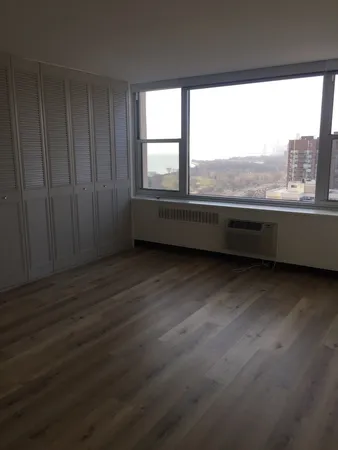 $2,400 | 4250 North Marine Drive, Unit 2406, Chicago, IL 60613