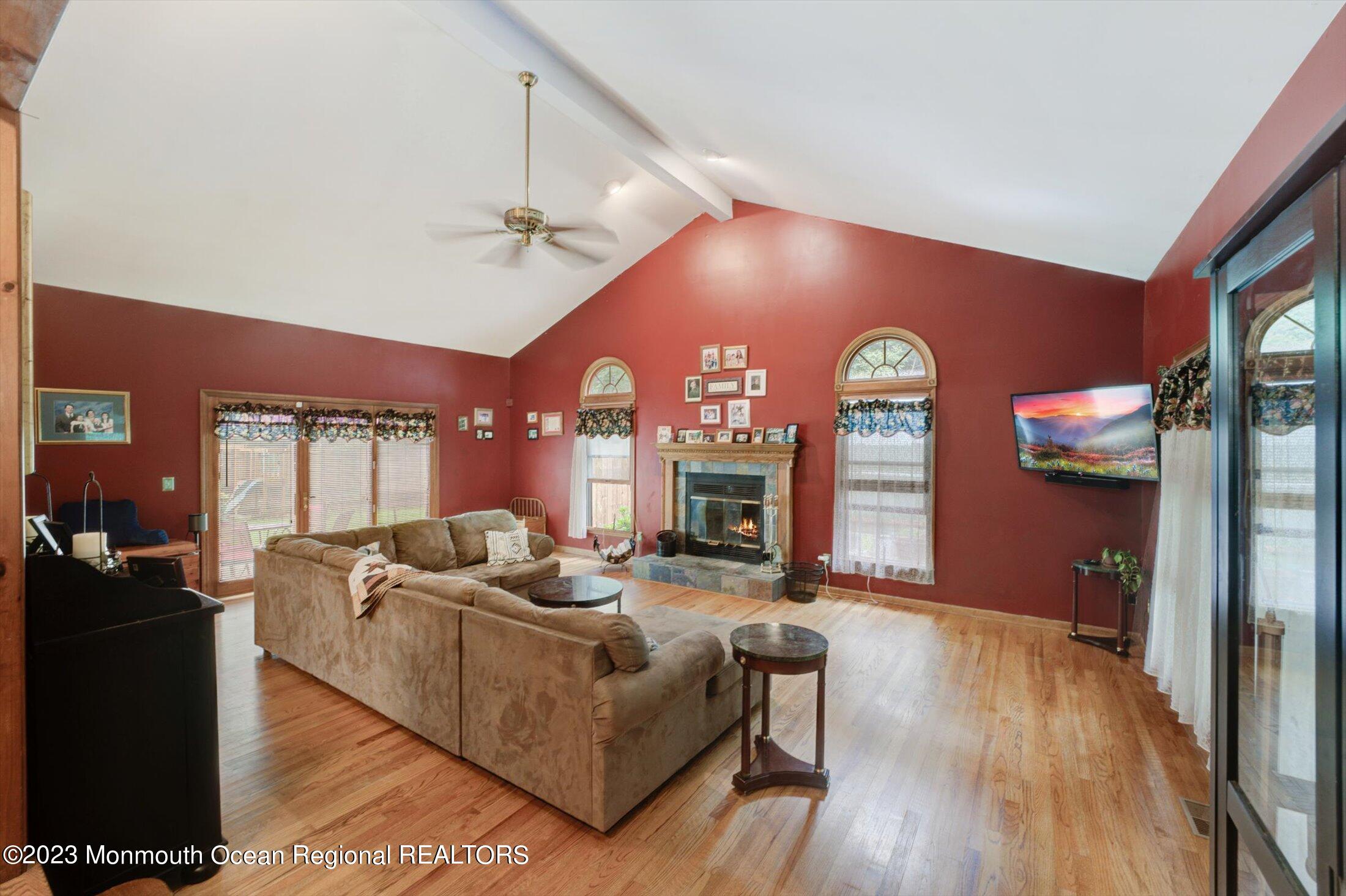 3224 County Rte 547 Manchester Township, NJ 08759 - Photo 10 of 43 Great/Family Room