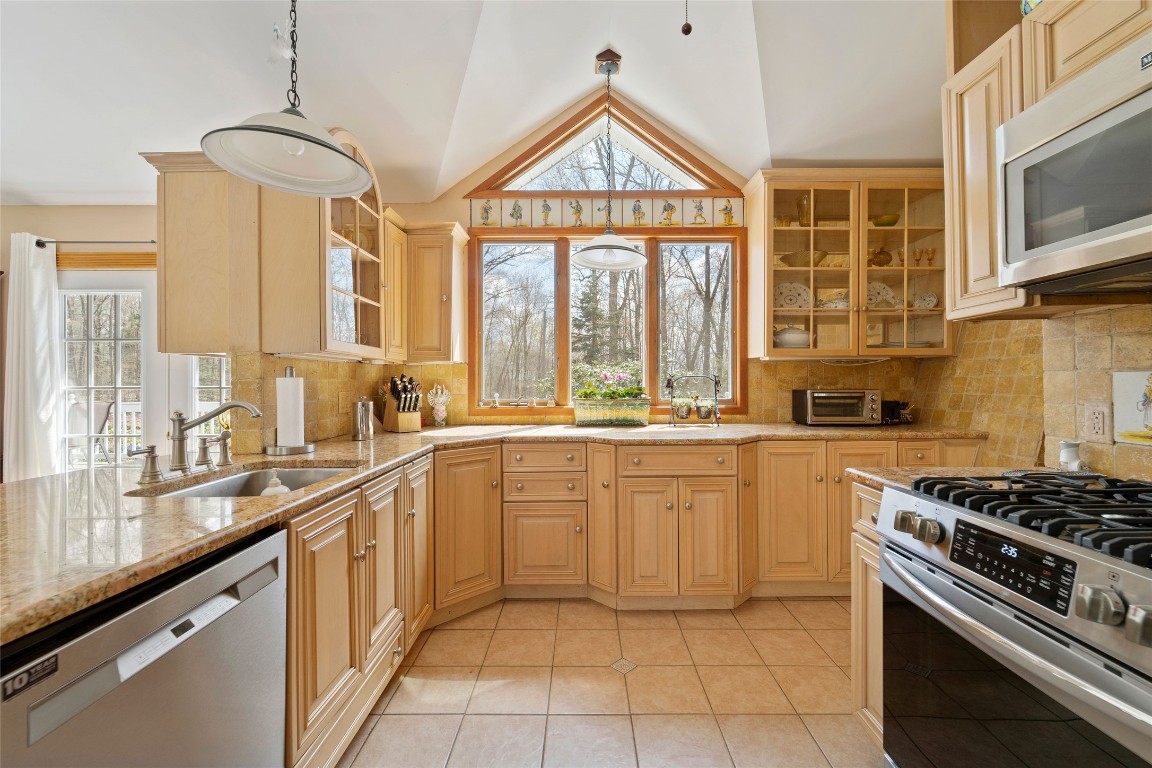 319 Beaver Lake Road Windsor, NY 13865 - Photo 8 of 34