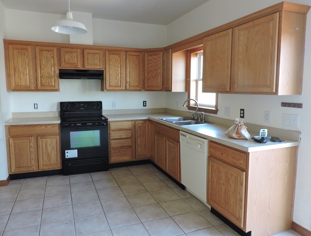 18 Arrowsic Street Worcester, MA 01606 - Photo 8 of 12 Gallery Image 8