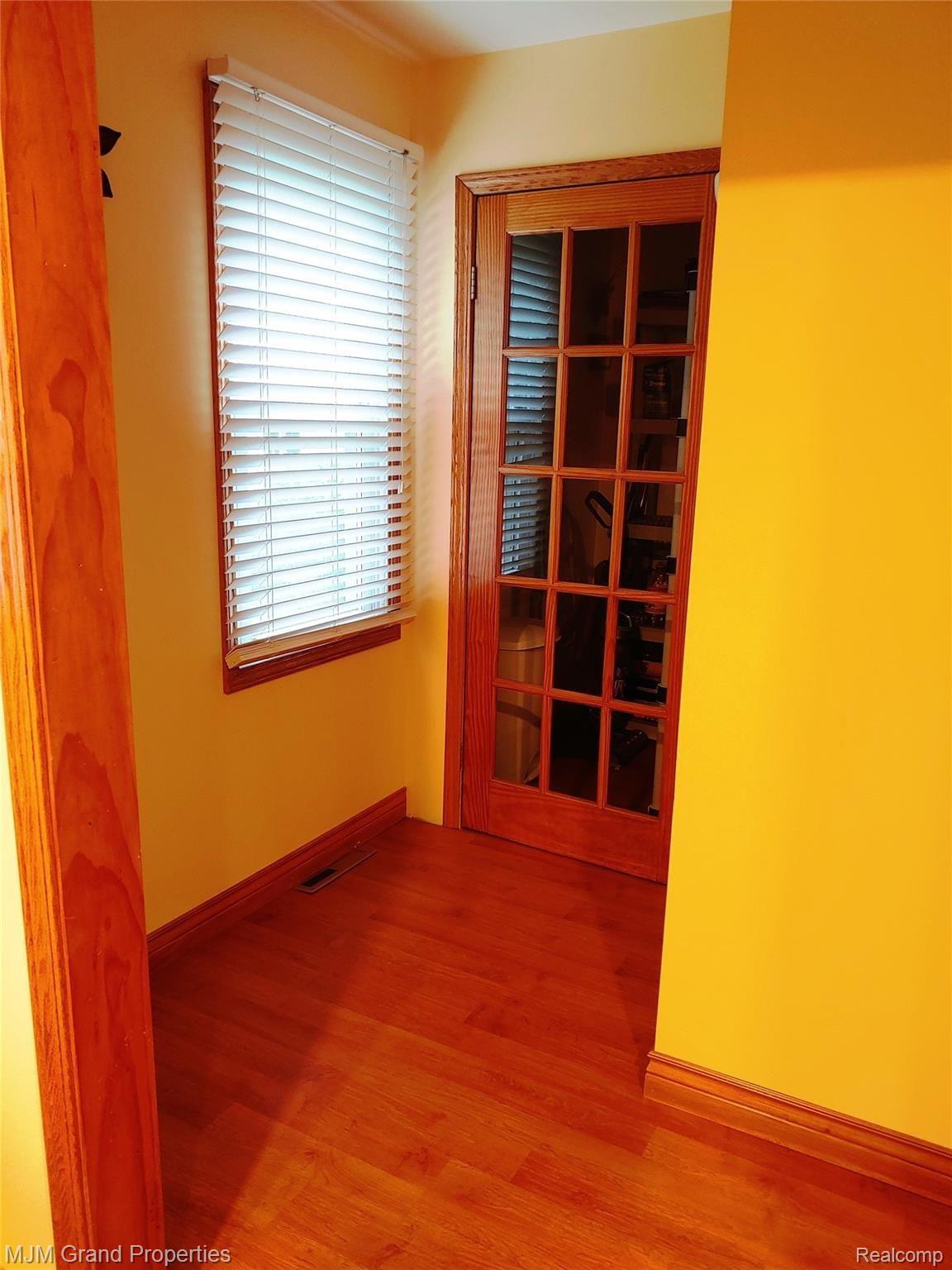38915 Wade Road Romulus, MI 48174 - Photo 5 of 24 Kitchen Panty.jpg