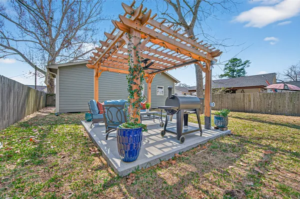$275,000 | 214 Texas Street, Tomball, TX 77375