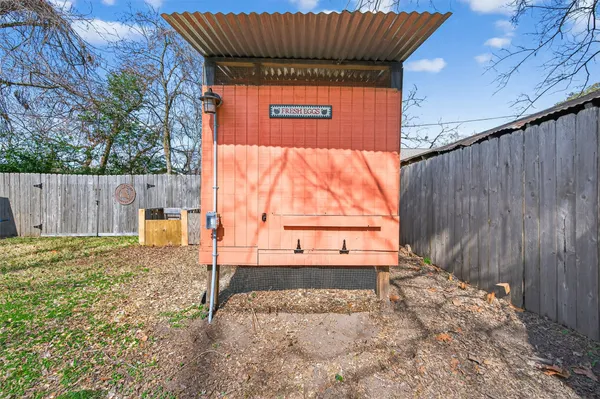 $275,000 | 214 Texas Street, Tomball, TX 77375