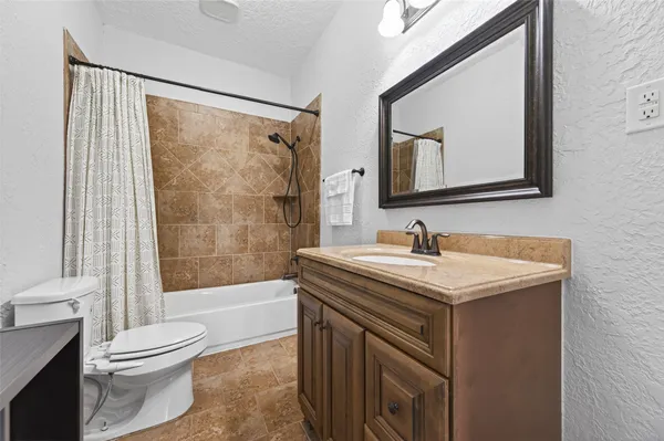 $299,995 | 214 Texas Street, Tomball, TX 77375