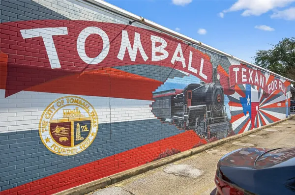 $299,995 | 214 Texas Street, Tomball, TX 77375