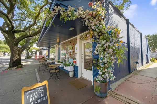 $275,000 | 214 Texas Street, Tomball, TX 77375