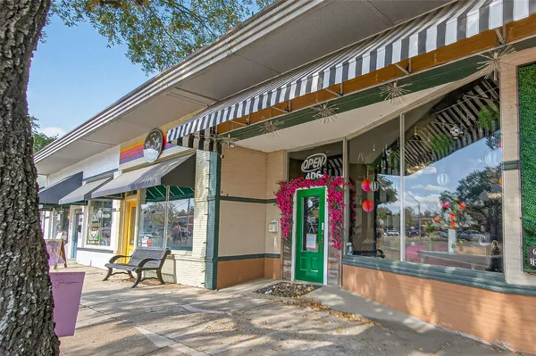 $275,000 | 214 Texas Street, Tomball, TX 77375